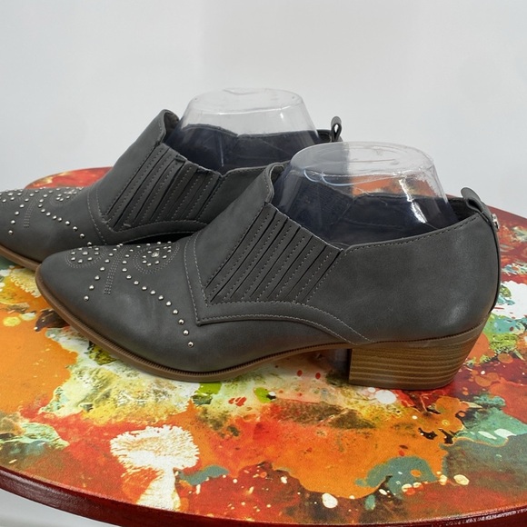 Circus by Sam Edelman Helena Studded Ankle Boots Womens Size 9.5M Gray Slip-on - Picture 6 of 13